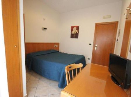 Hotel Zara Napoli Kültér fotó